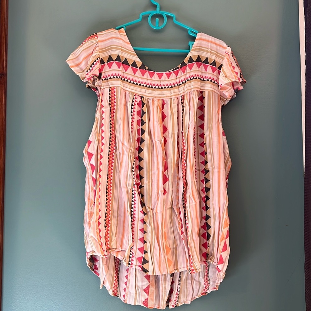 SOLD Women’s Sonoma pink and tan multi-colored blouse. Smoke free home.